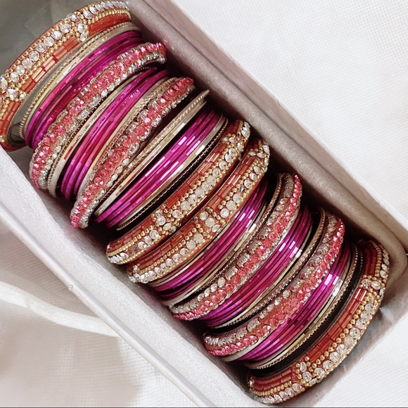 Stunning Lehenga, Jewelry & Accessories - Picture 15 of 15